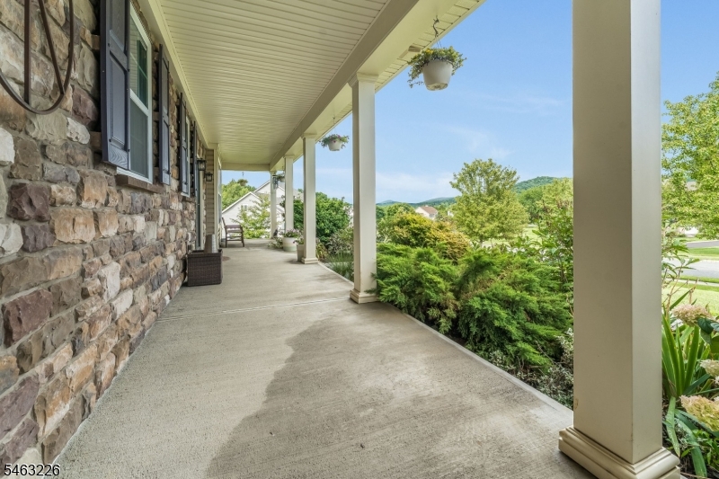 10 Highlands Way Property Photo 5