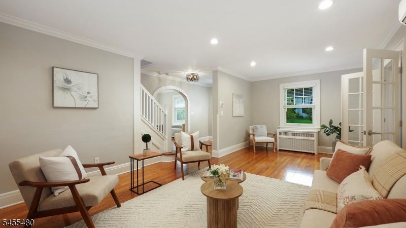 209 Midwood Pl Property Photo 9