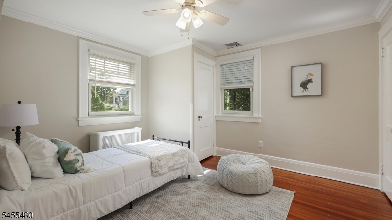 209 Midwood Pl Property Photo 25