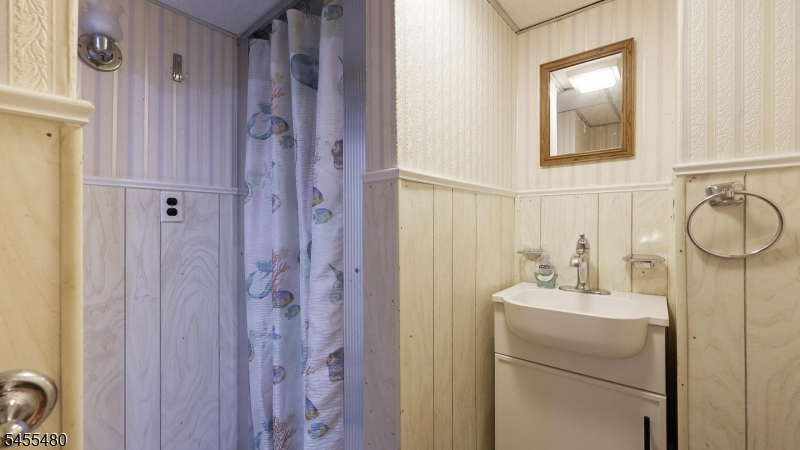 209 Midwood Pl Property Photo 29