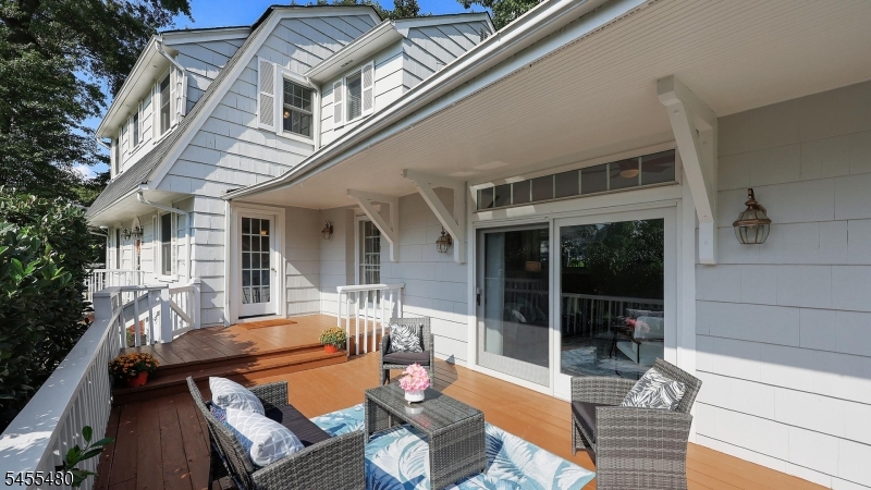 209 Midwood Pl Property Photo 32
