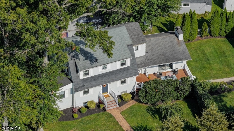 209 Midwood Pl Property Photo 34