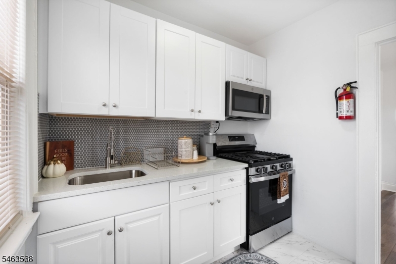 21 Huntington Ter Property Photo 11