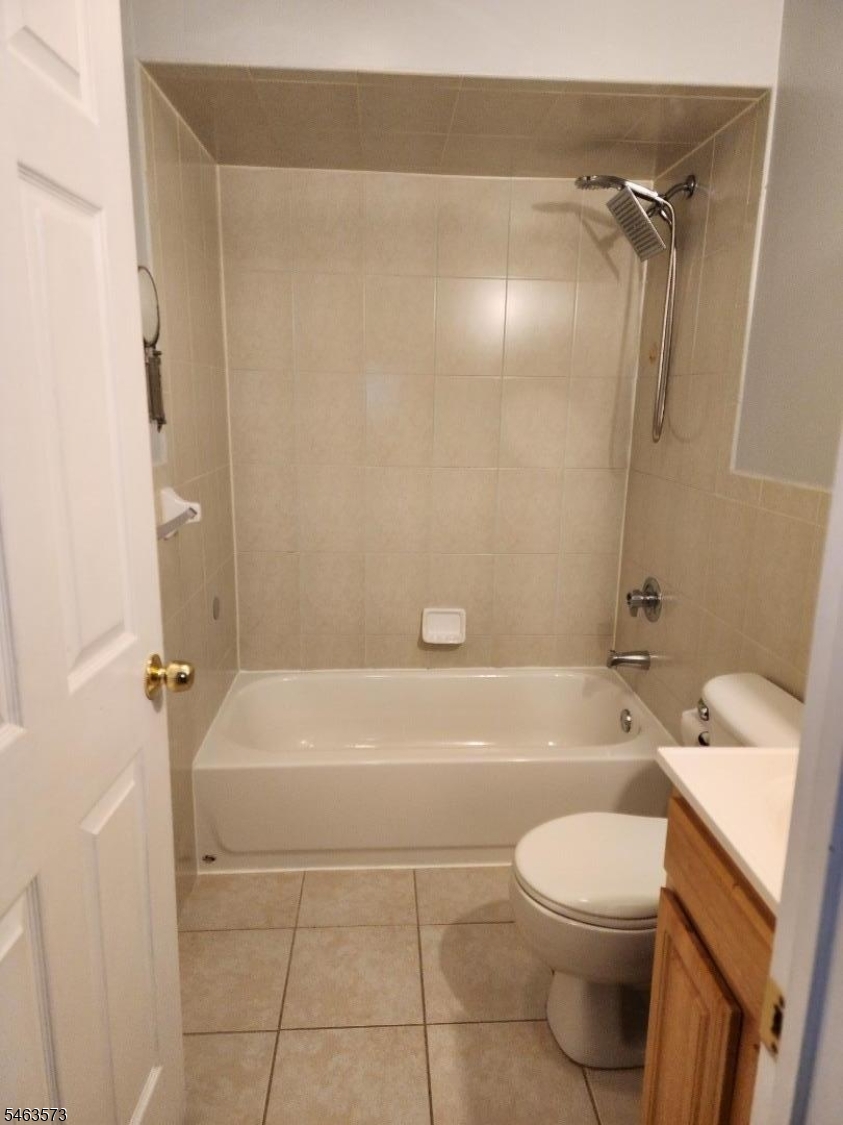 49 Crawford St 1 Property Photo 6