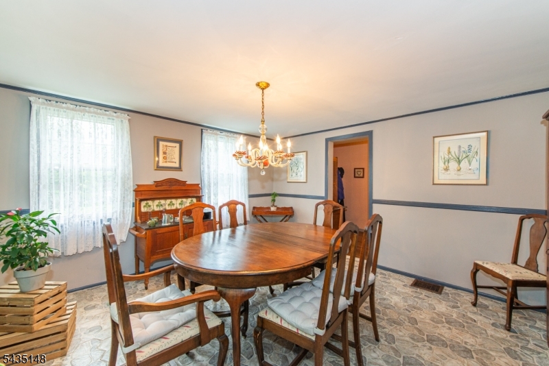 34 Unneberg Ave Property Photo 12