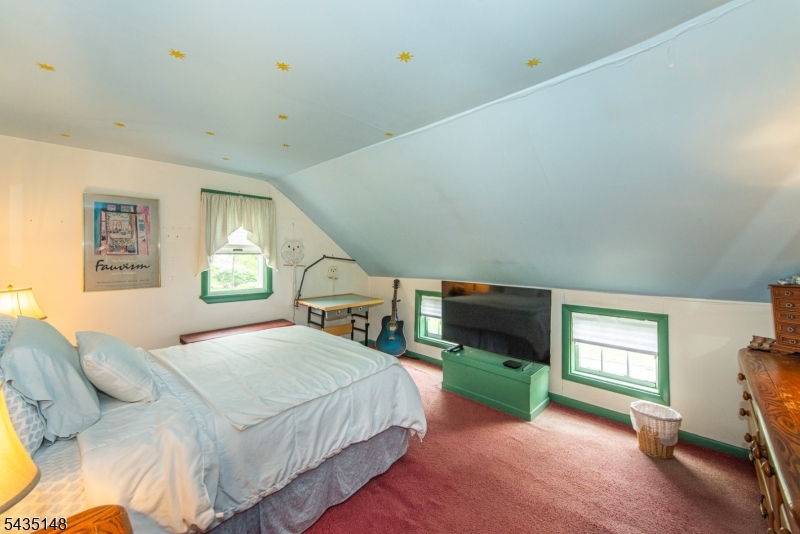 34 Unneberg Ave Property Photo 26