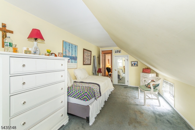 34 Unneberg Ave Property Photo 30