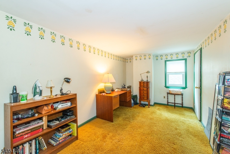 34 Unneberg Ave Property Photo 31
