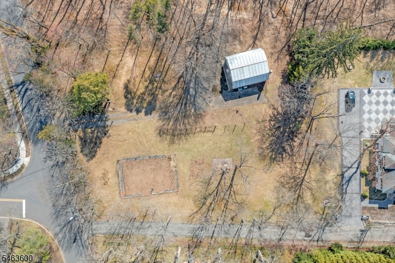 W Saddle River Rd Property Photo 4