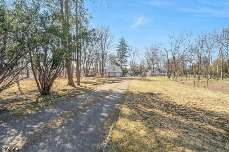 W Saddle River Rd Property Photo 5