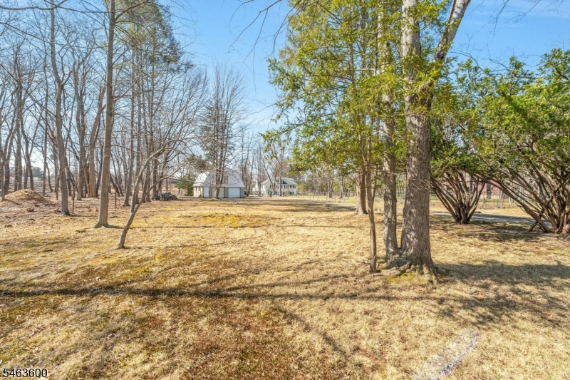 W Saddle River Rd Property Photo 7