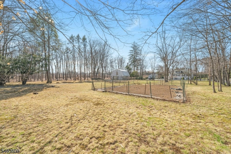 W Saddle River Rd Property Photo 9