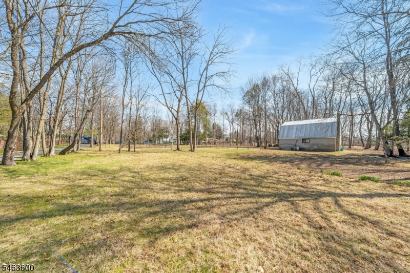 W Saddle River Rd Property Photo 10