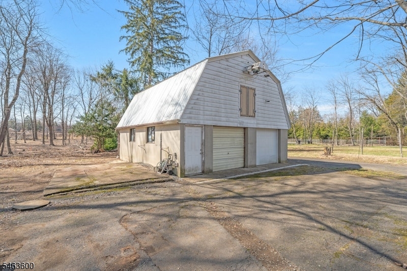 W Saddle River Rd Property Photo 11