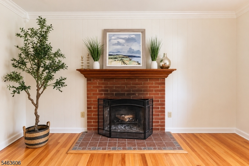5 Surrey Ln Property Photo 6