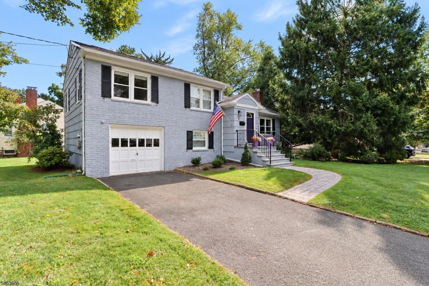 5 Surrey Ln Property Photo 17