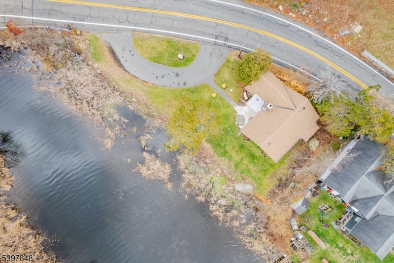213 Otterhole Rd Property Photo 3