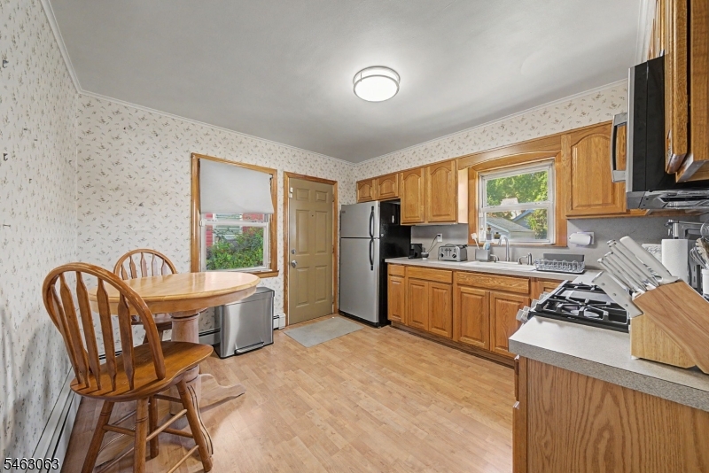 10 2nd St Property Photo 3