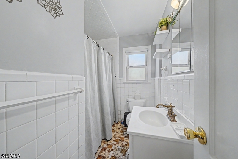 10 2nd St Property Photo 5