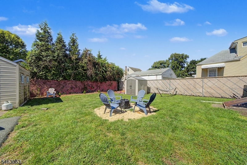 10 2nd St Property Photo 14