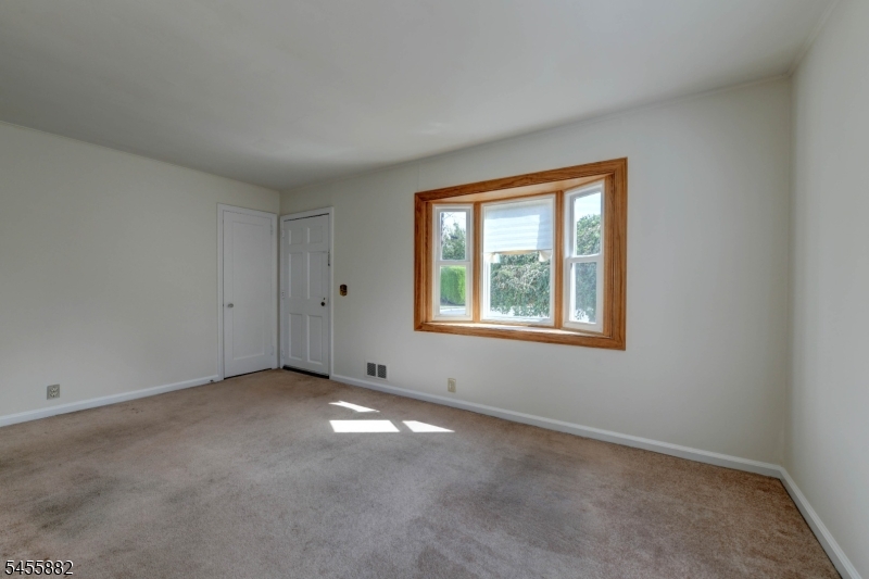 8 Tyler Ct Property Photo 3