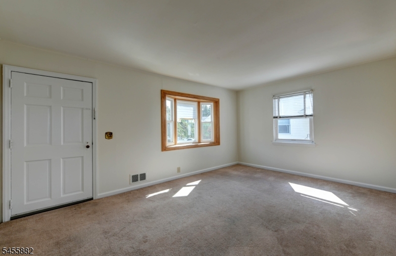 8 Tyler Ct Property Photo 4