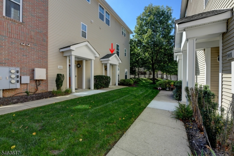 415 River Pl Property Photo 1