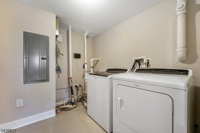 48 Mechanic St Property Photo 22