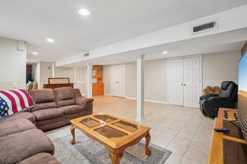 100 Cedar Lake Rd Property Photo 18