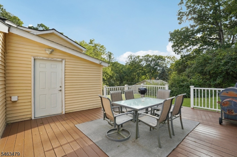 100 Cedar Lake Rd Property Photo 19