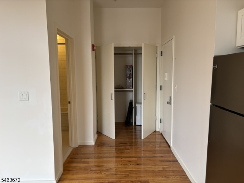 1086 S Orange Ave 3 Property Photo 12