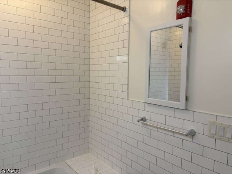 1086 S Orange Ave 3 Property Photo 15