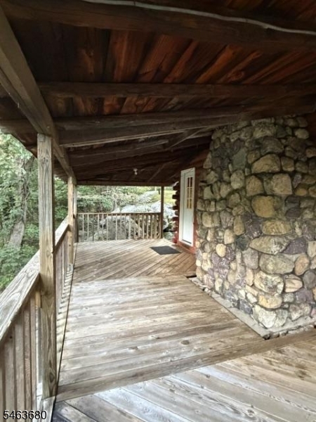 68 Mountain Spring Rd Property Photo 5