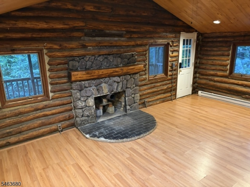 68 Mountain Spring Rd Property Photo 9