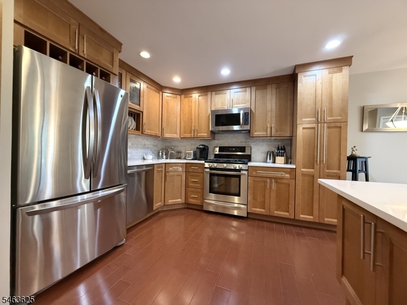 16 Karam Cir 16 Property Photo 8