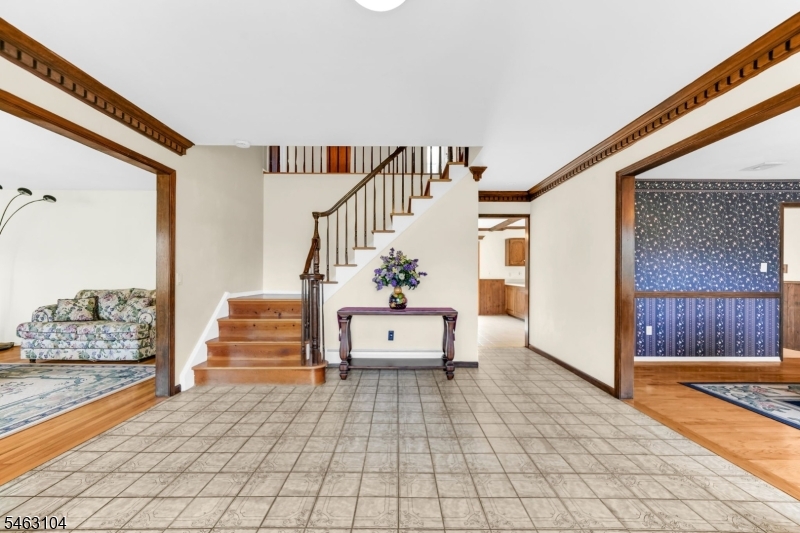 16 Avalon Drive Property Photo 2