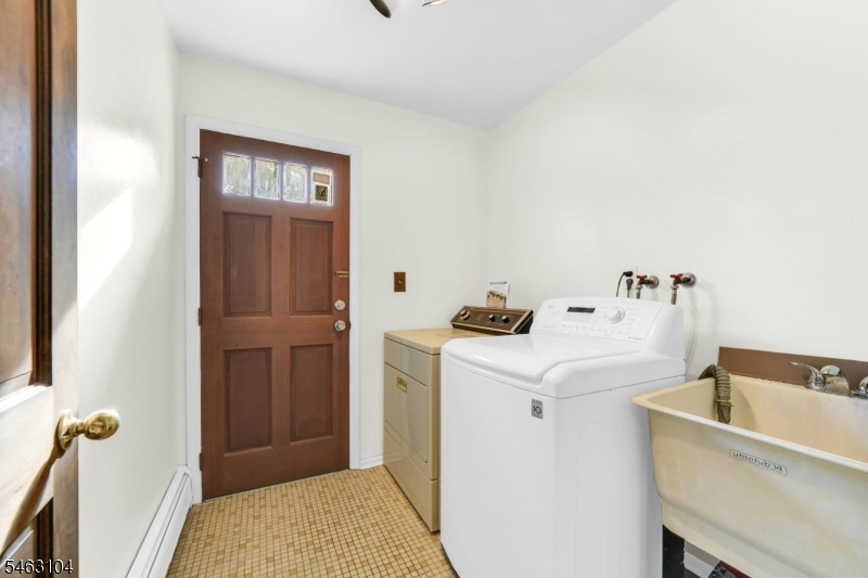 16 Avalon Drive Property Photo 11