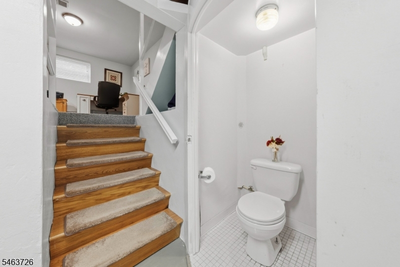 373 Plymouth Rd Property Photo 24