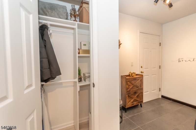 172 Potomac Dr 172 Property Photo 5