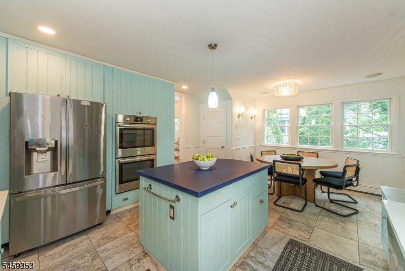 12 Melrose Pl Property Photo 18