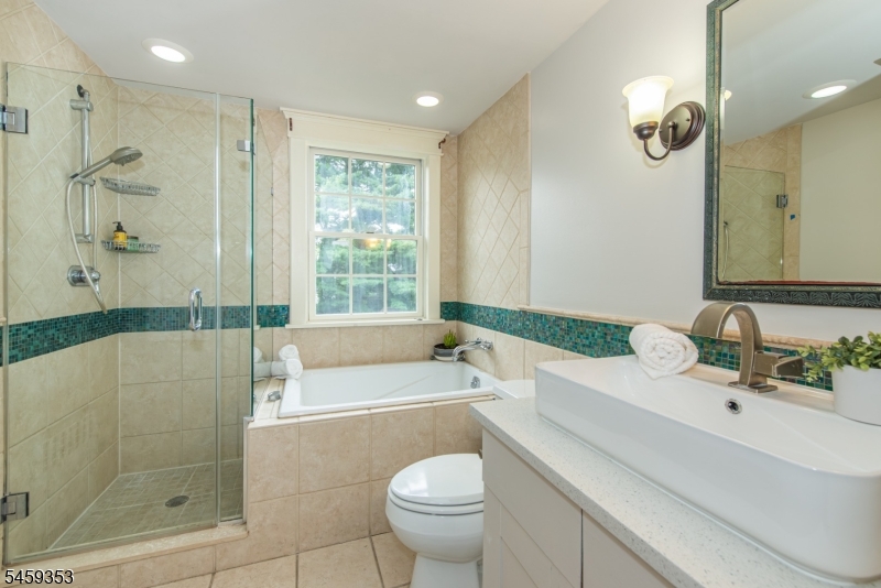 12 Melrose Pl Property Photo 36
