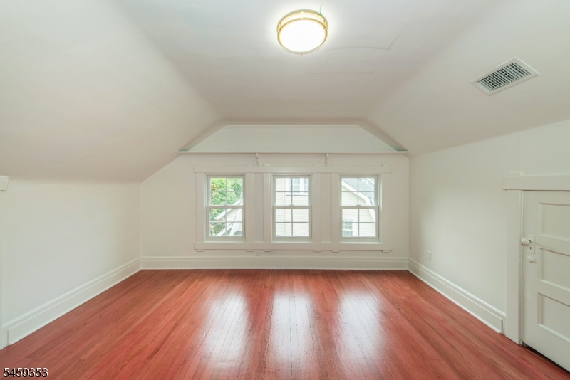 12 Melrose Pl Property Photo 40