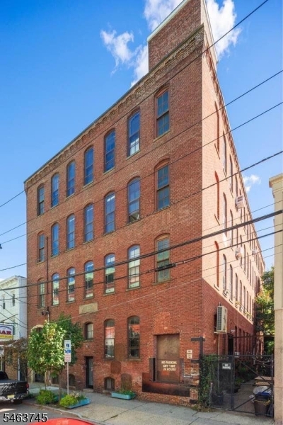 60 Union St Property Photo 11