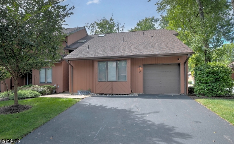 45 Mullarkey Dr Property Photo 1