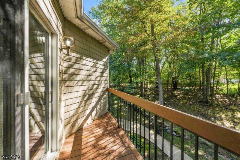 2 Parkside Ter 2a Property Photo 35