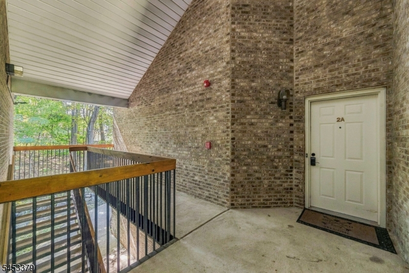 2 Parkside Ter 2a Property Photo 36