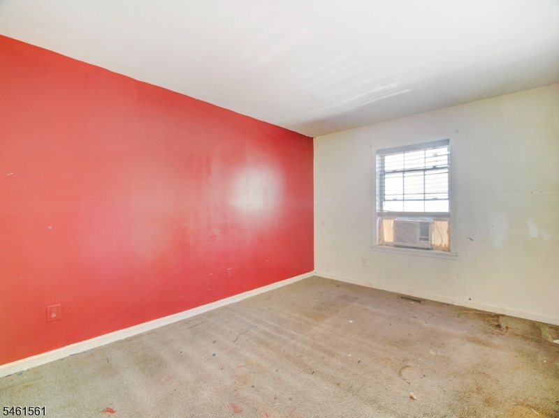 134 S Grove St Property Photo 3
