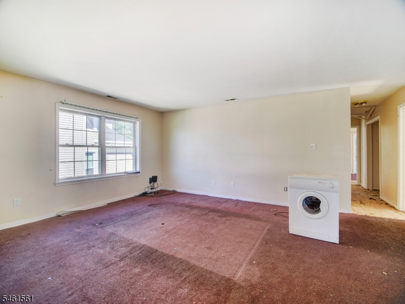 134 S Grove St Property Photo 7