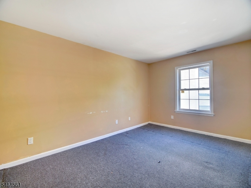 134 S Grove St Property Photo 8