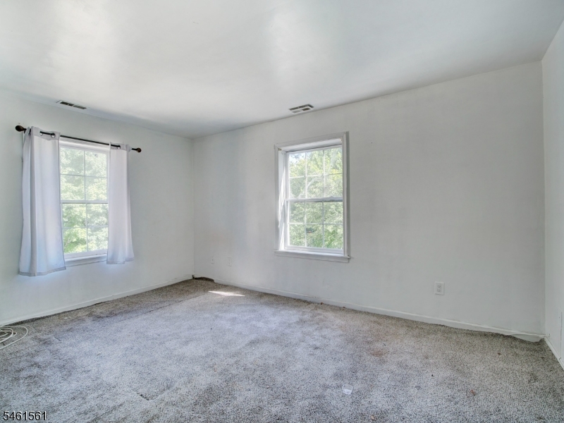 134 S Grove St Property Photo 13